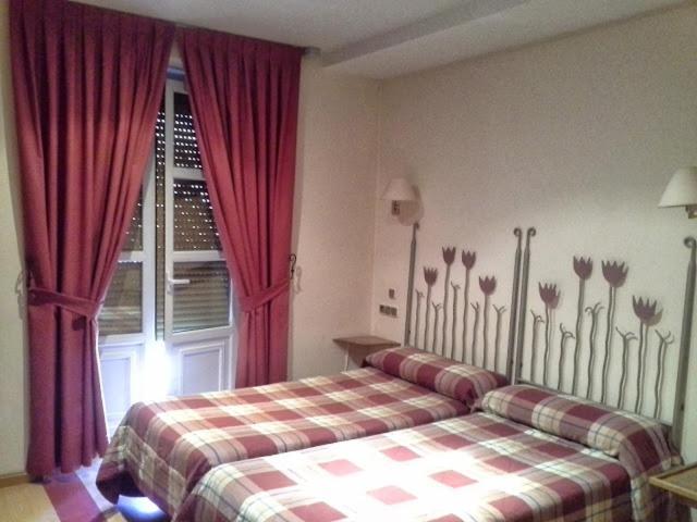 Hosteria Solar De Tejada Soria Chambre photo